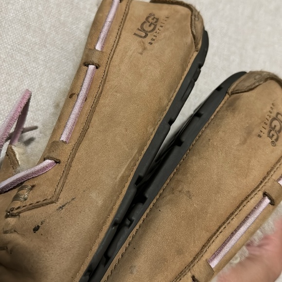 UGG Sz 8 Dakota Moccasins in Tobacco with Lavender Ties - Picture 16 of 16